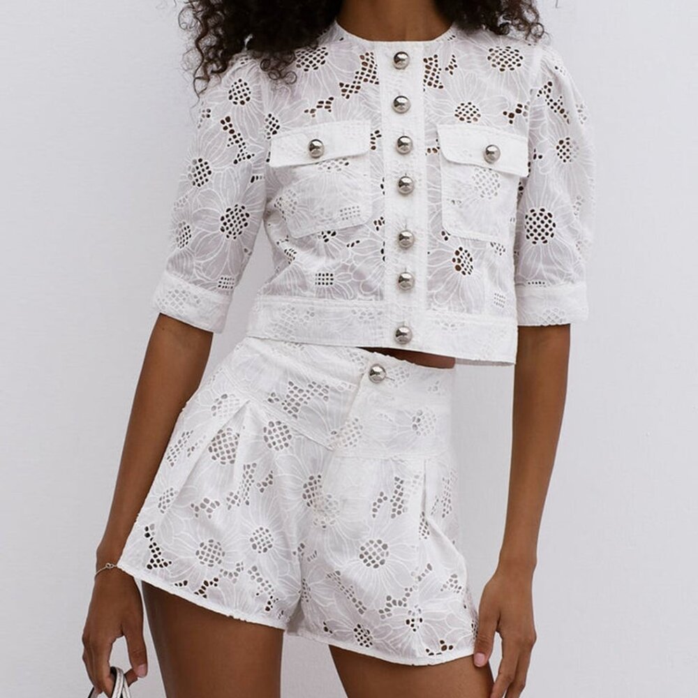 White Lace matching set (jacket/shirt and shorts)- Size: M, New